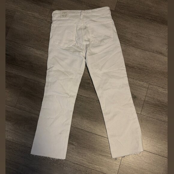 ZARA White High-Rise Crop Flare Jeans US 6 (Tags Attached) - Picture 3 of 3